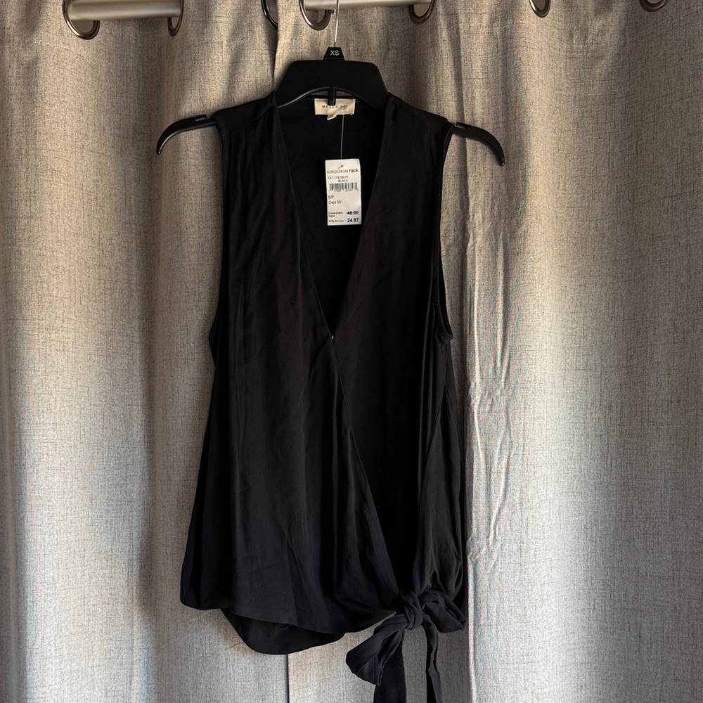 Mello Day Black Sleeveless Wrap Top Sz S